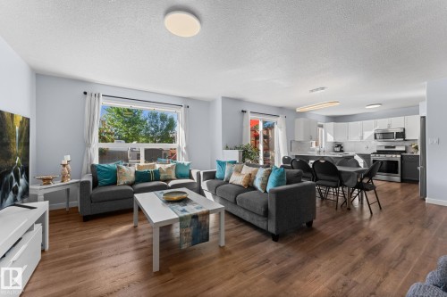 4532 210 Street Nw, Edmonton, AB 