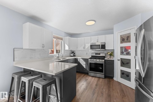 4532 210 Street Nw, Edmonton, AB 