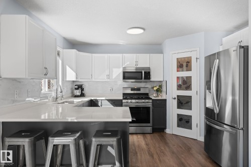 4532 210 Street Nw, Edmonton, AB 