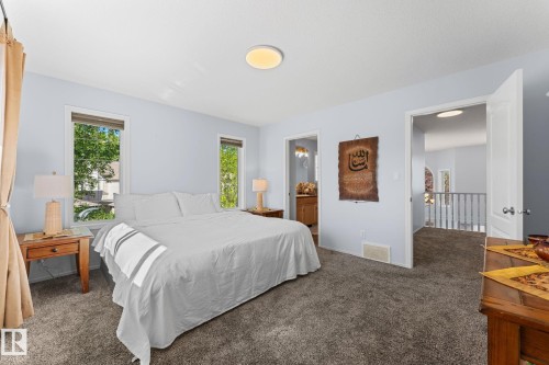 4532 210 Street Nw, Edmonton, AB 