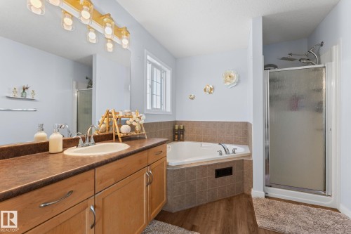 4532 210 Street Nw, Edmonton, AB 
