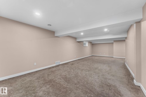4532 210 Street Nw, Edmonton, AB 