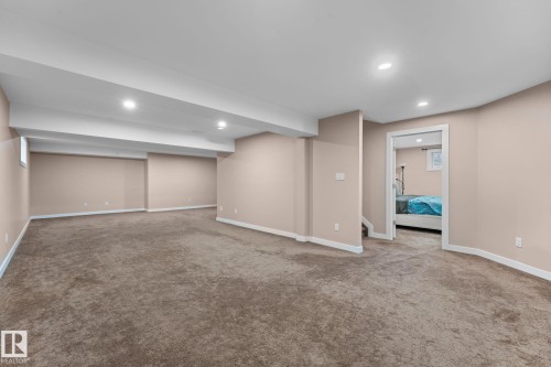 4532 210 Street Nw, Edmonton, AB 
