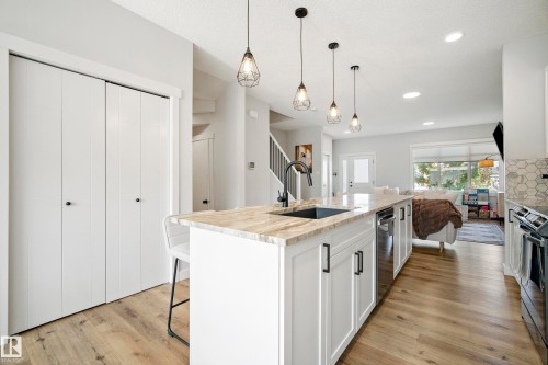 22359 93 Avenue Nw, Edmonton, AB 