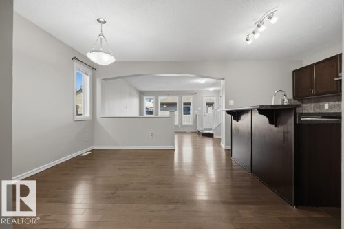 1526 35B Av Nw, Edmonton, AB 