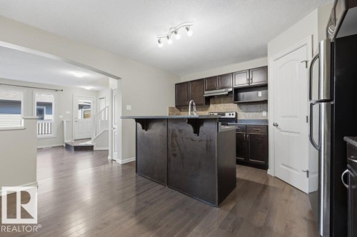 1526 35B Av Nw, Edmonton, AB 