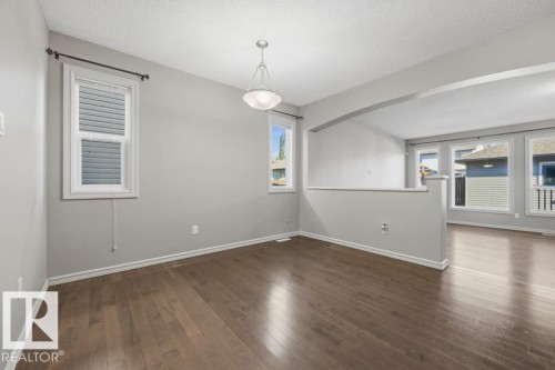 1526 35B Av Nw, Edmonton, AB 