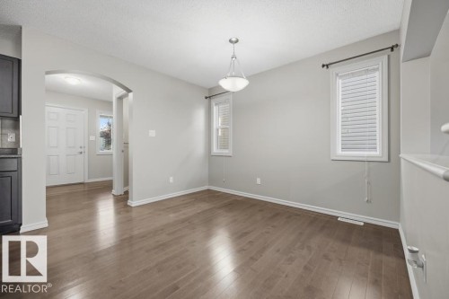 1526 35B Av Nw, Edmonton, AB 