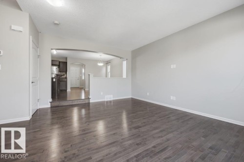 1526 35B Av Nw, Edmonton, AB 