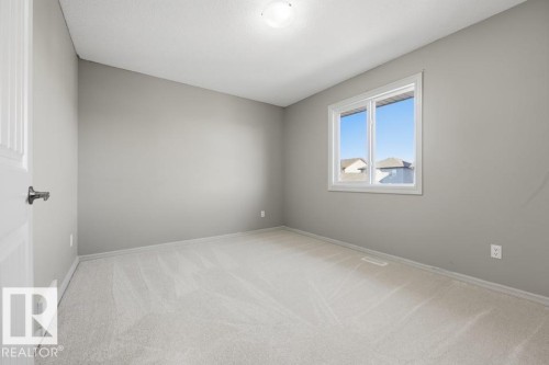 1526 35B Av Nw, Edmonton, AB 