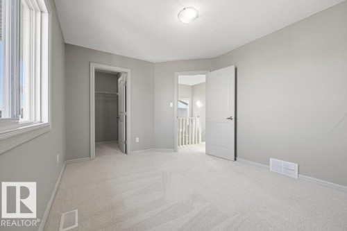 1526 35B Av Nw, Edmonton, AB 