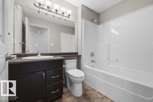 1526 35B Av Nw, Edmonton, AB 