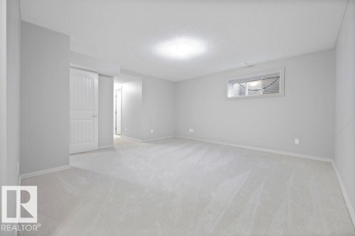 1526 35B Av Nw, Edmonton, AB 