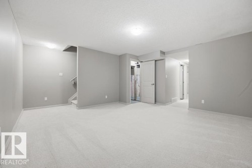 1526 35B Av Nw, Edmonton, AB 