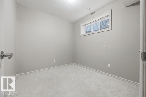 1526 35B Av Nw, Edmonton, AB 