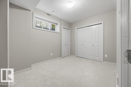 1526 35B Av Nw, Edmonton, AB 