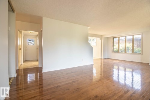6804 102A Avenue Nw, Edmonton, AB 