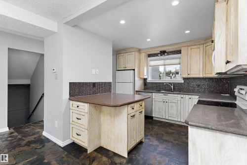 #9 4403 Riverbend Rd Nw, Edmonton, AB 