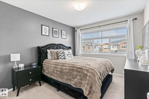 17253 9A Avenue Sw, Edmonton, AB 