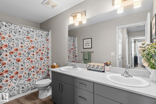 17253 9A Avenue Sw, Edmonton, AB 
