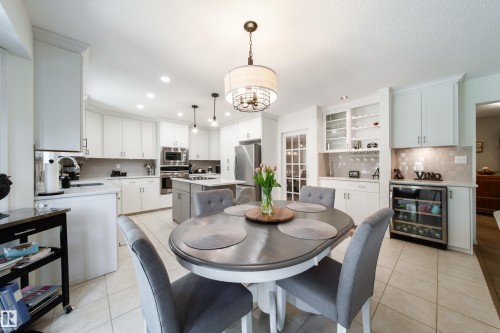 716 Hendra Crescent Nw, Edmonton, AB - Indoor Photo Showing Other Room