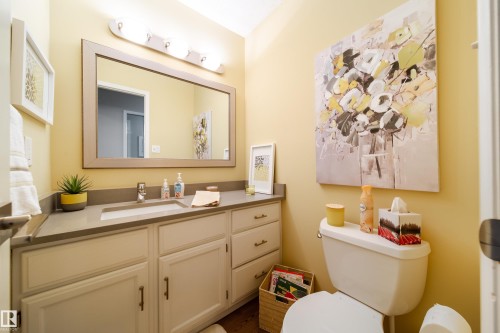 716 Hendra Crescent Nw, Edmonton, AB - Indoor Photo Showing Bathroom