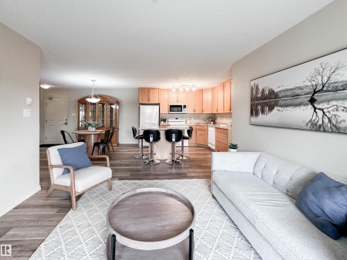 #140 78B Mckenney Av, St. Albert, AB - Indoor Photo Showing Living Room