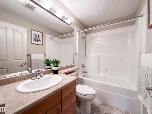 #140 78B Mckenney Av, St. Albert, AB - Indoor Photo Showing Bathroom