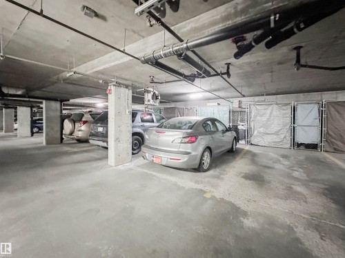 #140 78B Mckenney Av, St. Albert, AB - Indoor Photo Showing Garage