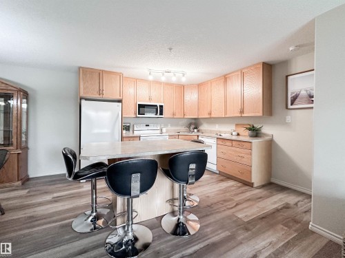 #140 78B Mckenney Av, St. Albert, AB - Indoor Photo Showing Kitchen
