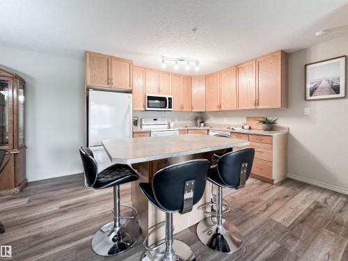 #140 78B Mckenney Av, St. Albert, AB - Indoor Photo Showing Kitchen