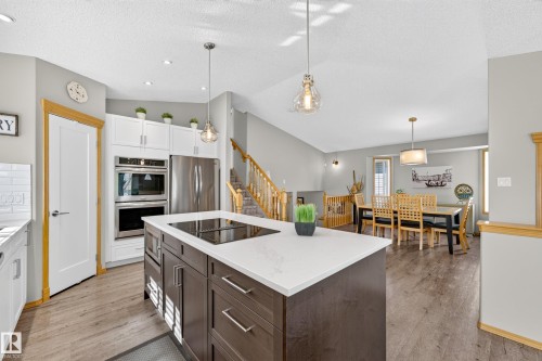 8329 171A Avenue Nw, Edmonton, AB 