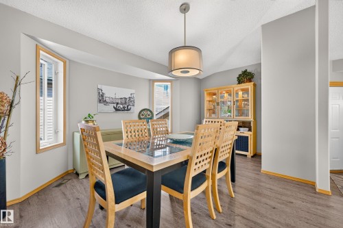 8329 171A Avenue Nw, Edmonton, AB 