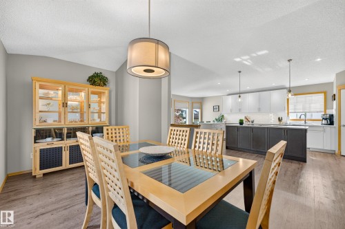 8329 171A Avenue Nw, Edmonton, AB 