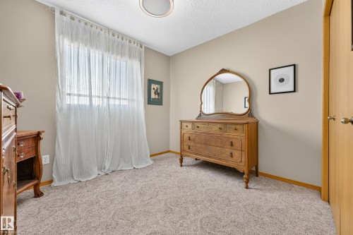 8329 171A Avenue Nw, Edmonton, AB 