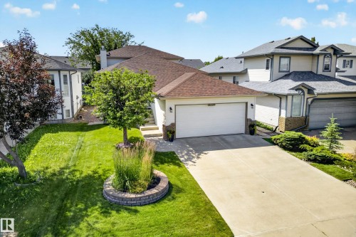 8329 171A Avenue Nw, Edmonton, AB 