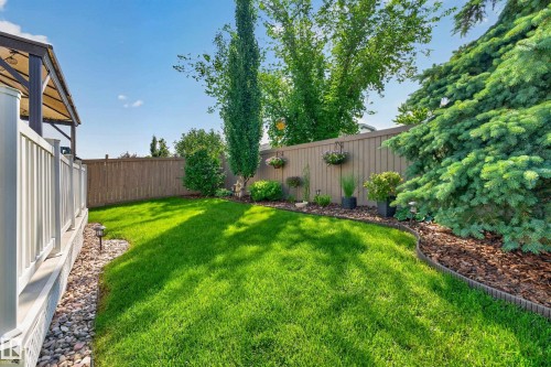 8329 171A Avenue Nw, Edmonton, AB 