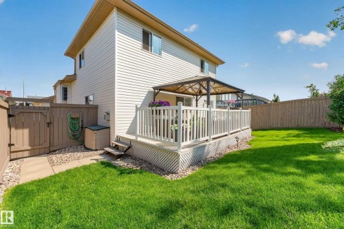 8329 171A Avenue Nw, Edmonton, AB 