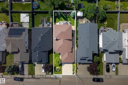 8329 171A Avenue Nw, Edmonton, AB 