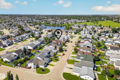 8329 171A Avenue Nw, Edmonton, AB 