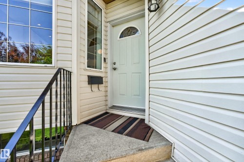 8329 171A Avenue Nw, Edmonton, AB 