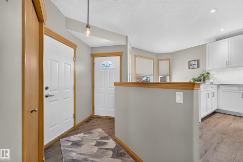 8329 171A Avenue Nw, Edmonton, AB 