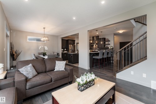 7038 172A Avenue Nw, Edmonton, AB 
