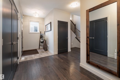 7038 172A Avenue Nw, Edmonton, AB 