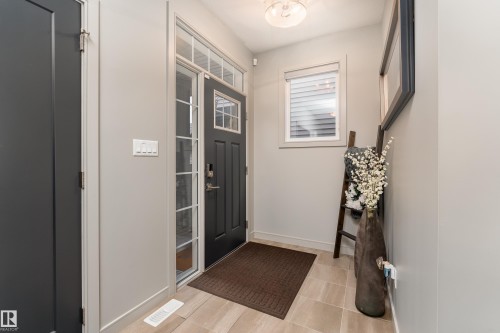 7038 172A Avenue Nw, Edmonton, AB 