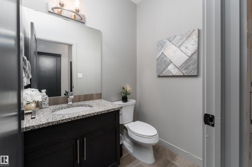 7038 172A Avenue Nw, Edmonton, AB 