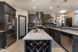 7038 172A Avenue NW  Edmonton, AB T5Z 0M9