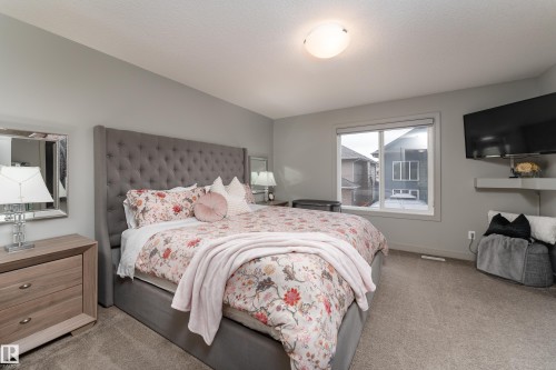 7038 172A Avenue Nw, Edmonton, AB 