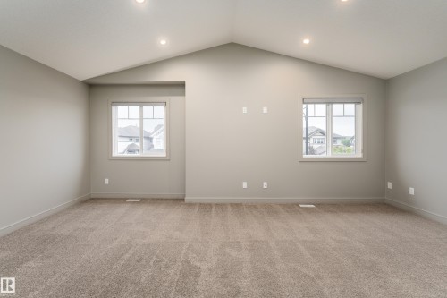7038 172A Avenue Nw, Edmonton, AB 