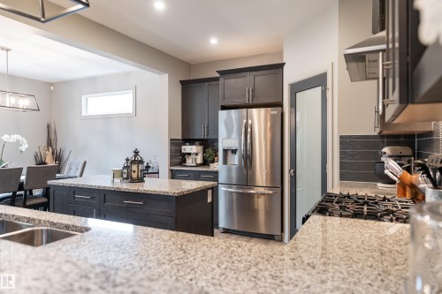 7038 172A Avenue Nw, Edmonton, AB 